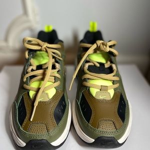 New Nike boys sneakers, size 6